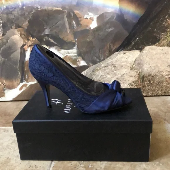 Adrianna Papell Francesca Bow Slim Heels Indigo Satin 8.5 W (HOLD) - Picture 3 of 15